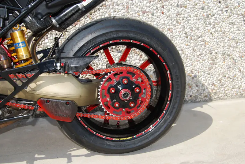 Dettaglio componenti racing Febur su Ducati Hypermotard - Vista 12